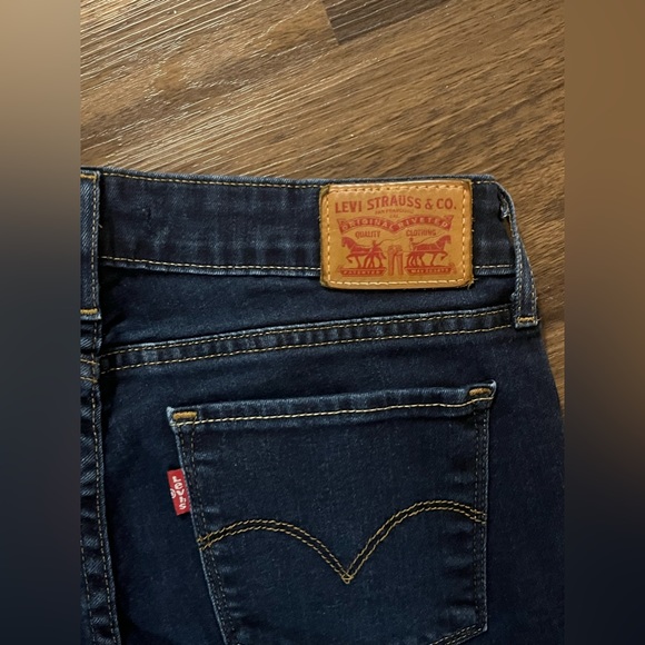 Levis 711 Skinny Jean - Picture 3 of 8